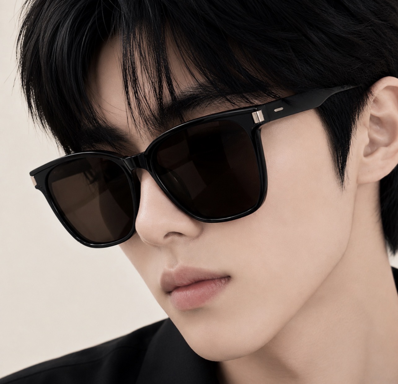 Hisn UV-blocking oversized sunglasses for men and women