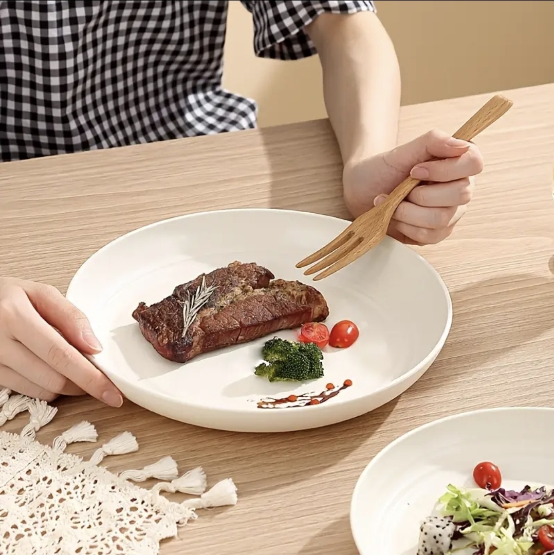 Creamy Round Plastic  Plate