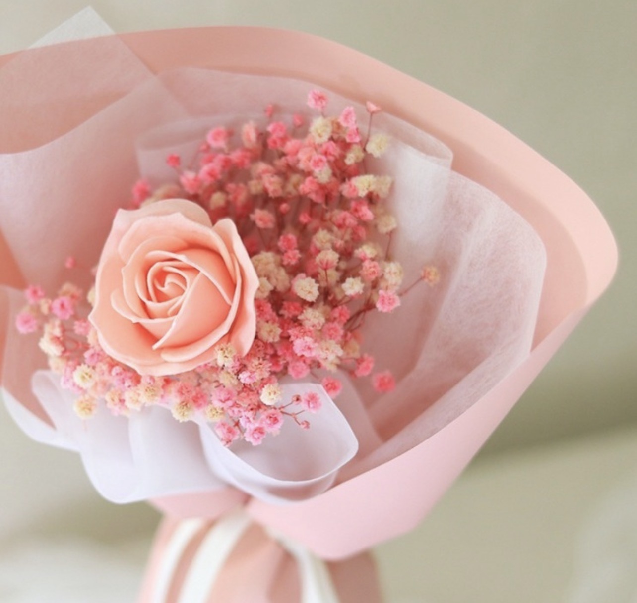 single rose mixed bouquet